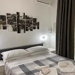Chiama Ξενοδοχείο 2*