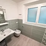 Chiama Ξενοδοχείο Ρίμινι